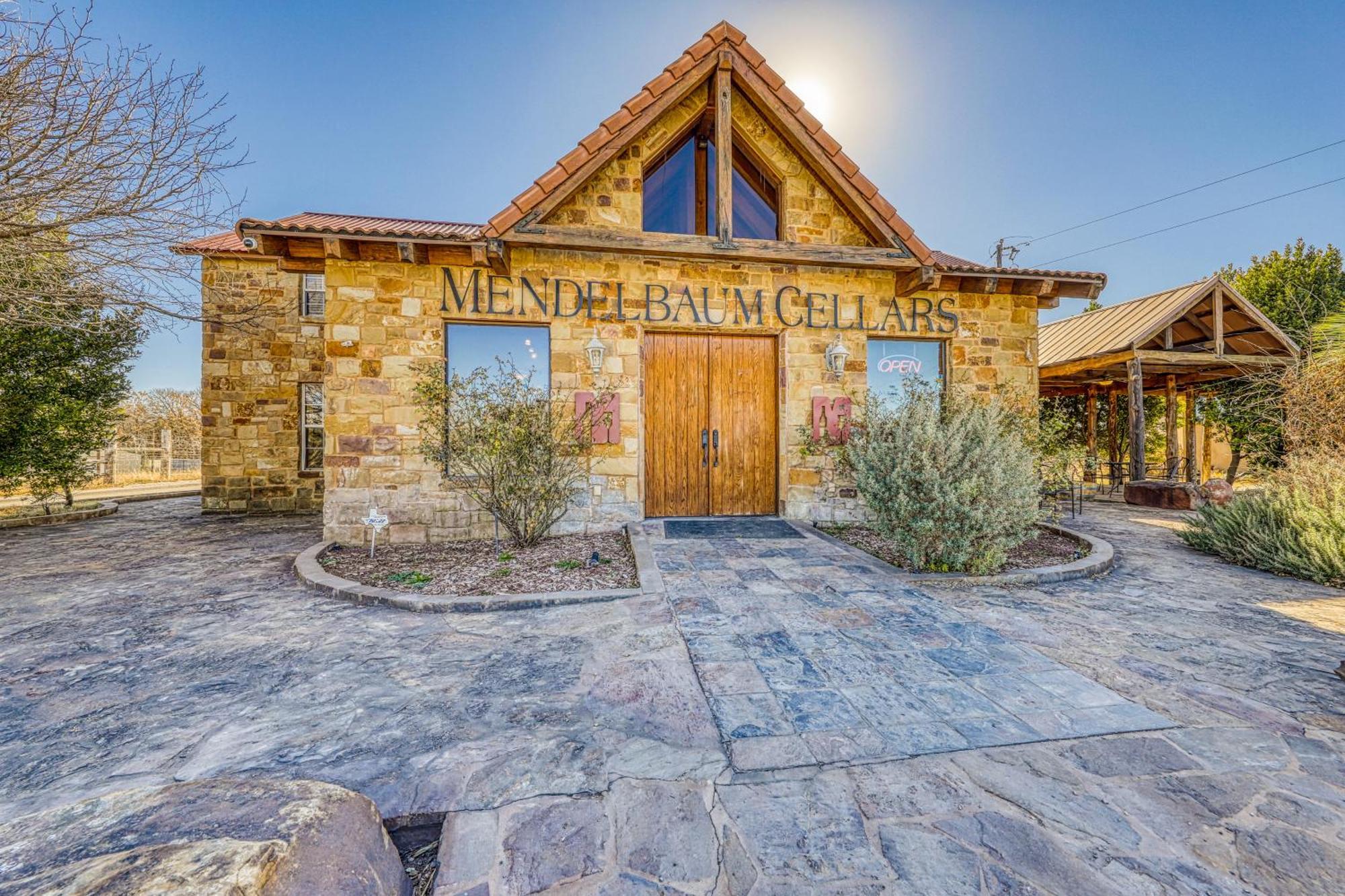 フレデリックスバーグ The Pecan @ Mendelbaum Winery Guest Cabinsヴィラ エクステリア 写真
