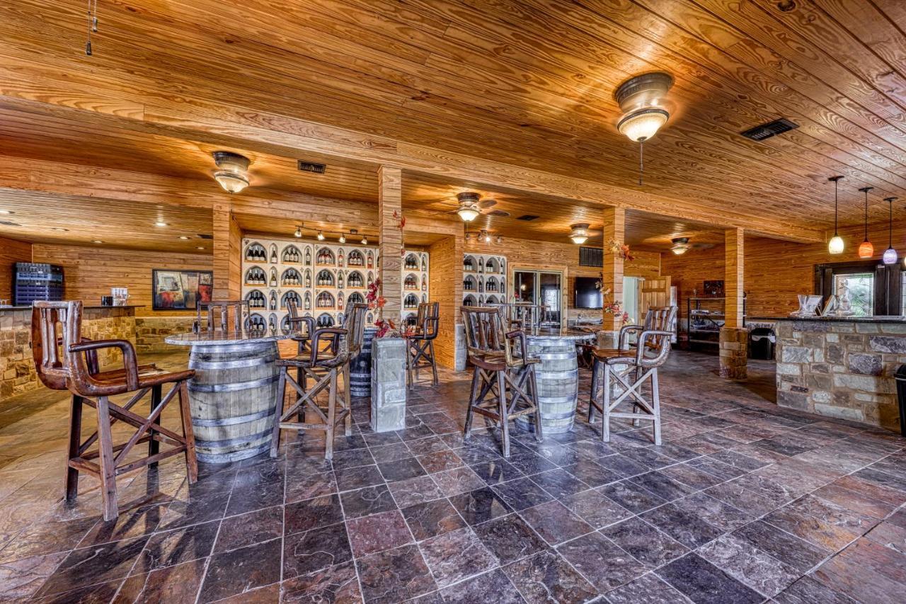 フレデリックスバーグ The Pecan @ Mendelbaum Winery Guest Cabinsヴィラ エクステリア 写真